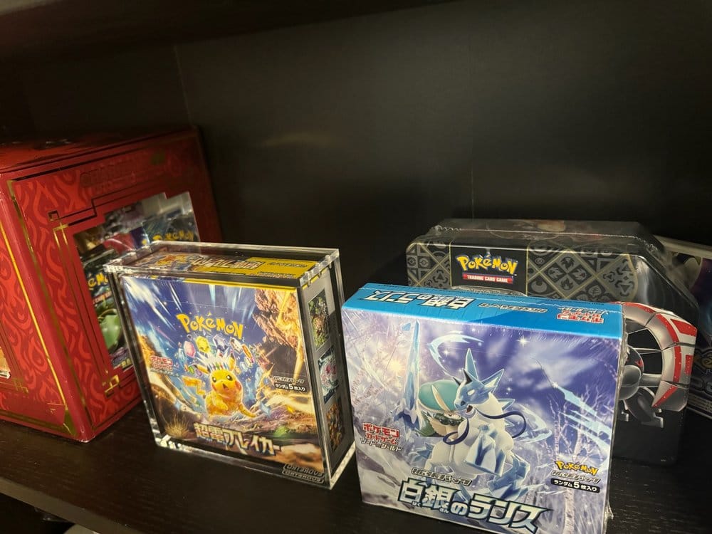Evoretro Display de Acrílico para Pokémon Caja de Booster Grande Japonesa