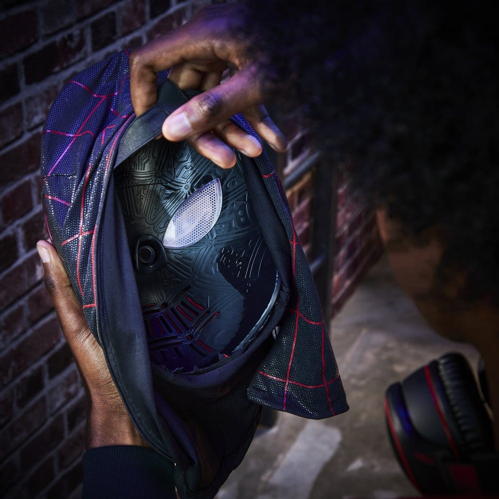 Spider-Man: Miles Morales Marvel Legends Máscara Electrónica Expresiva
