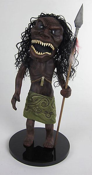 Los Enigmas de Karen Estatua Zuni Warrior 38 cm