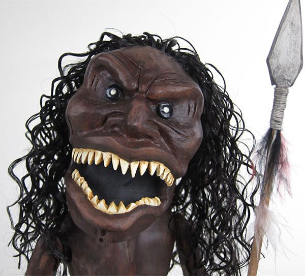Los Enigmas de Karen Estatua Zuni Warrior 38 cm