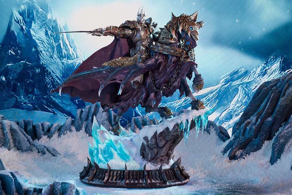 World of Warcraft Estatua The Lich King & Invincible 68 cm