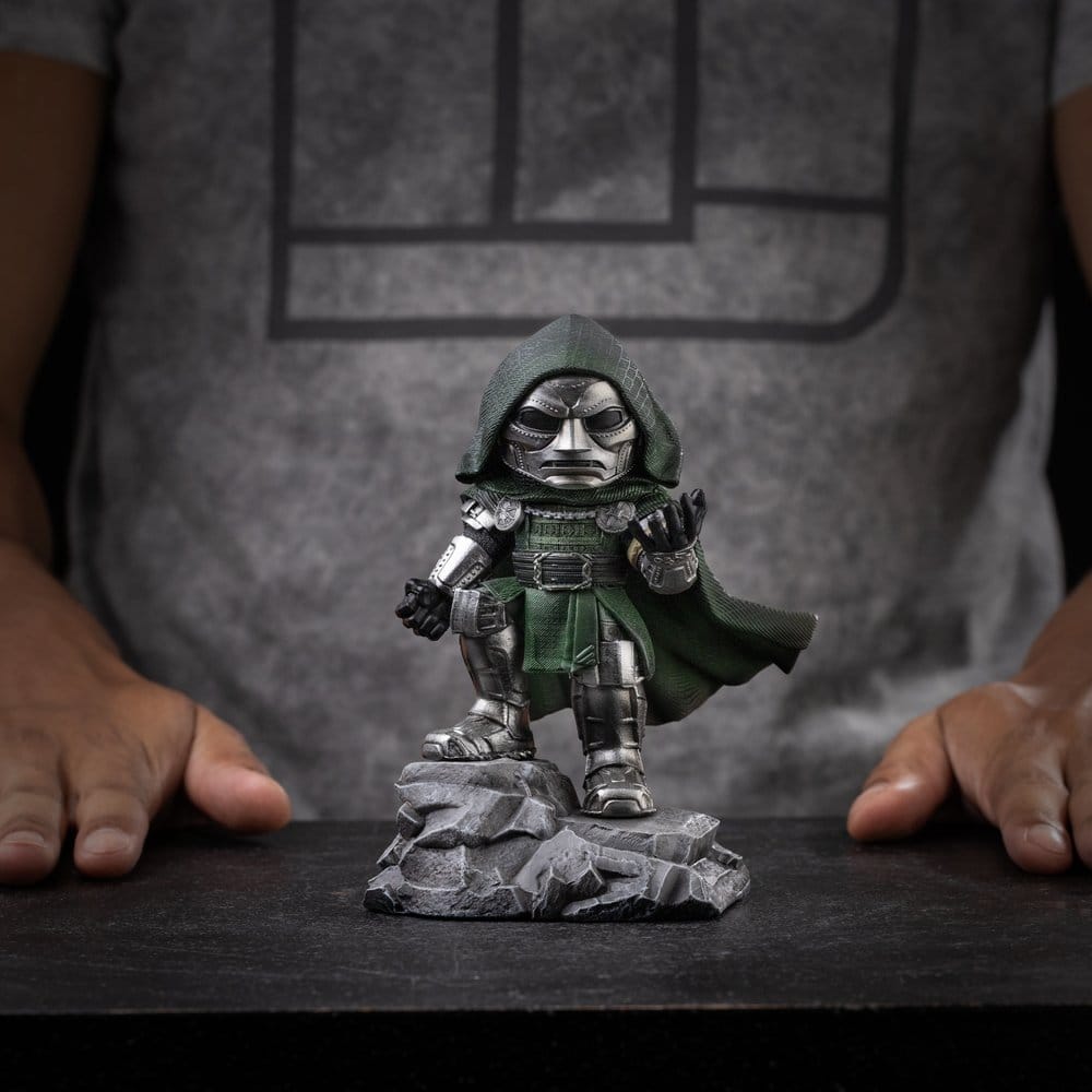 Avengers: Doomsday MiniCo Estatua Doctor Doom 15 cm