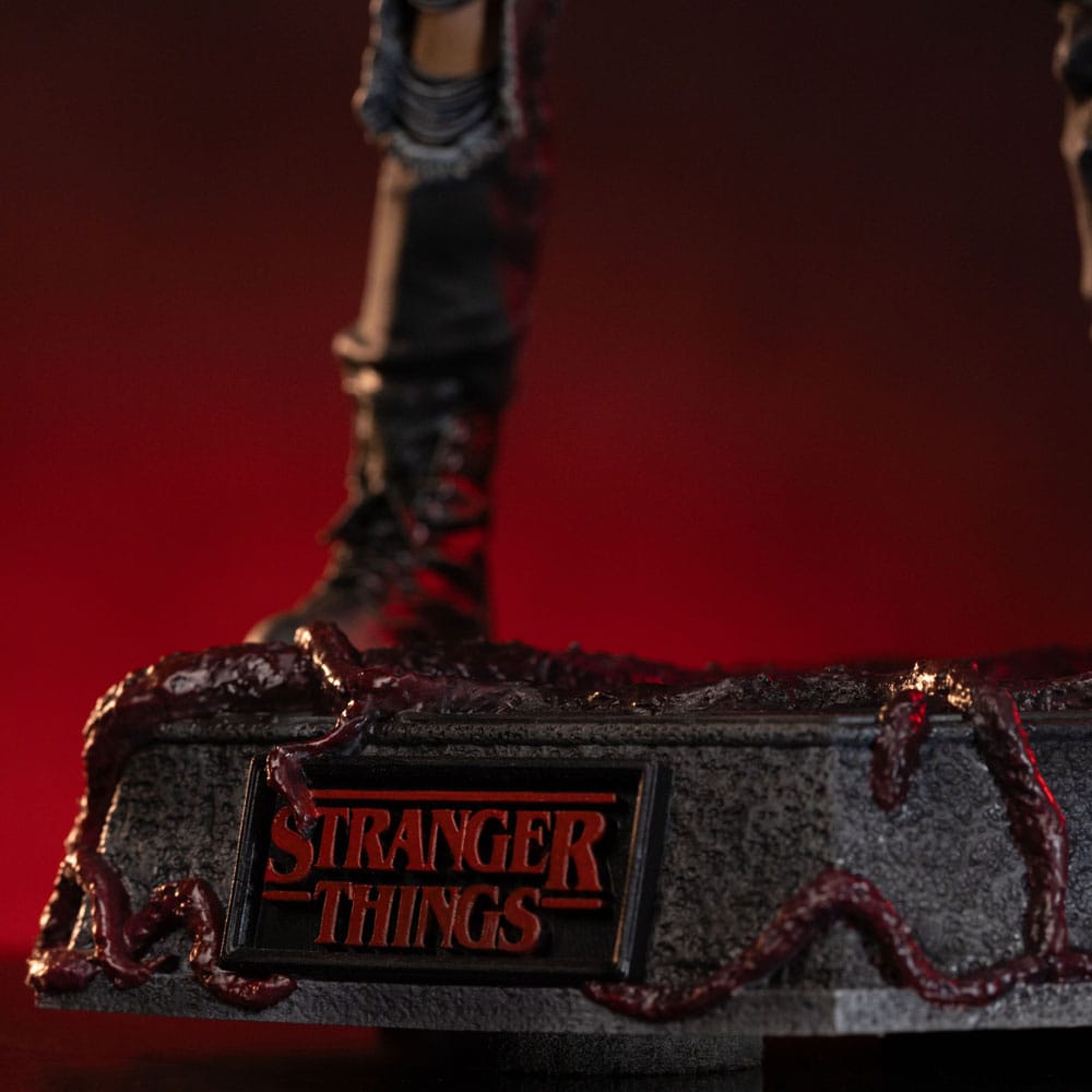 Stranger Things Estatua 1/10 Deluxe Art Scale Eddie Munson 20 cm