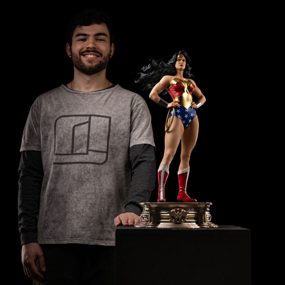 DC Comics Estatua Legacy Replica 1/4 Wonder Woman 56 cm