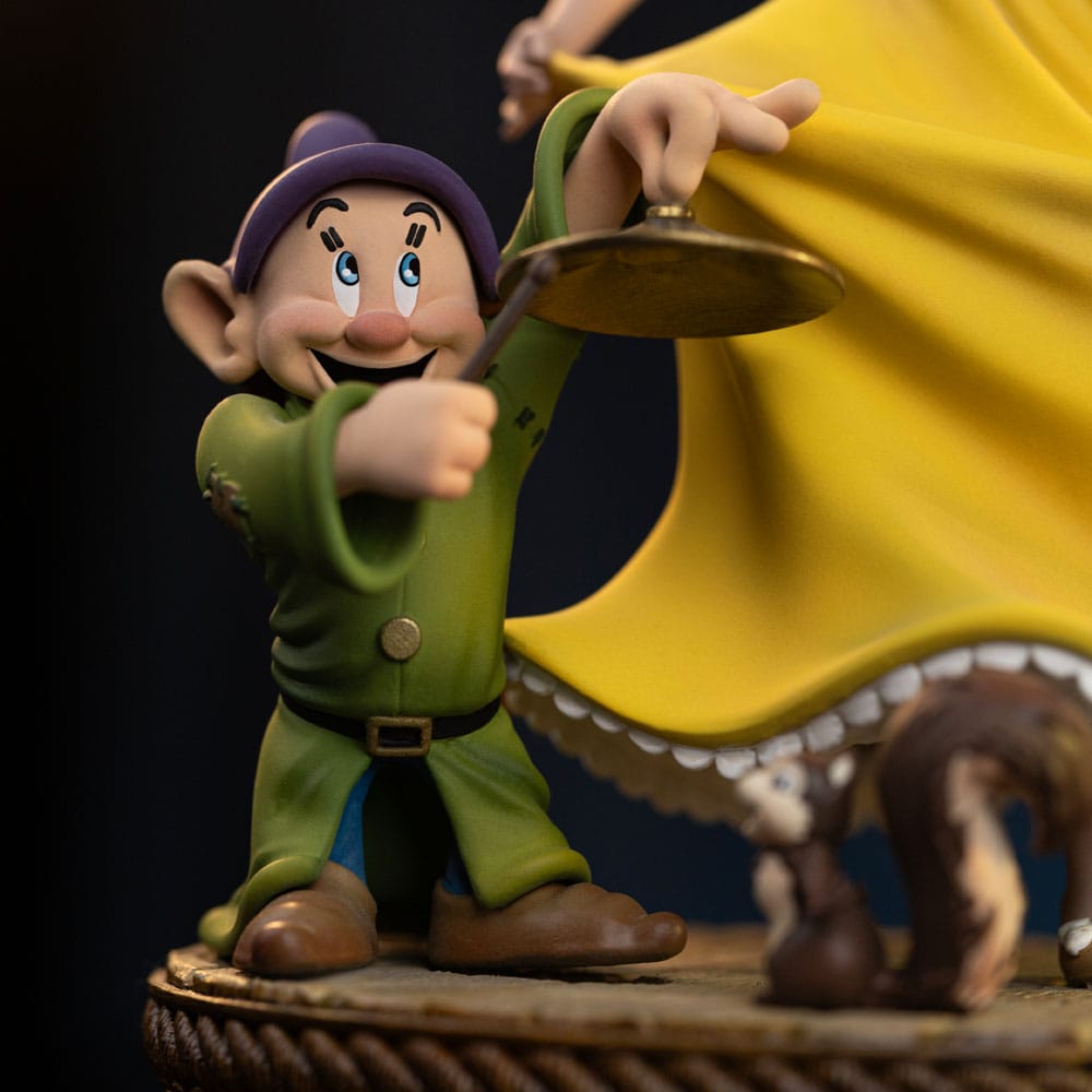 DISNEY CLASSIC SNOW WHITE ANDTHE SEVEN DWARVES 1/10 Estatua