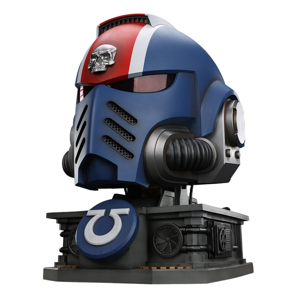 Warhammer 40,000: Space Marine 2 Réplica Ultramarines Lieutenant Titus casco con expositor 44 cm Frikytopia