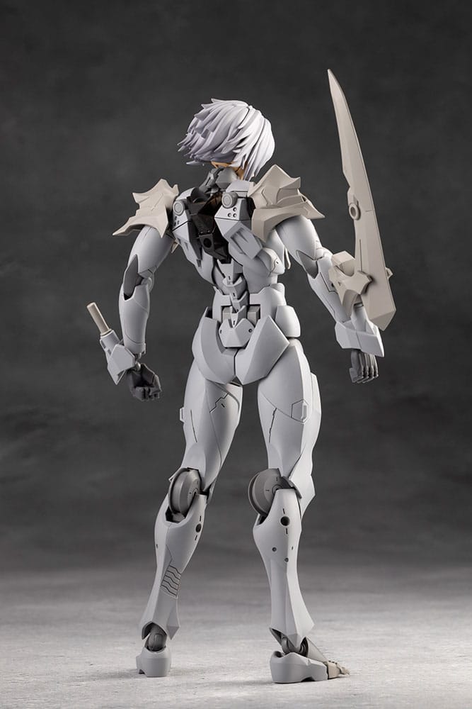 Megalomaria Unlimited Universe Maqueta Plastic Model Kit Zirconia 18 cm
