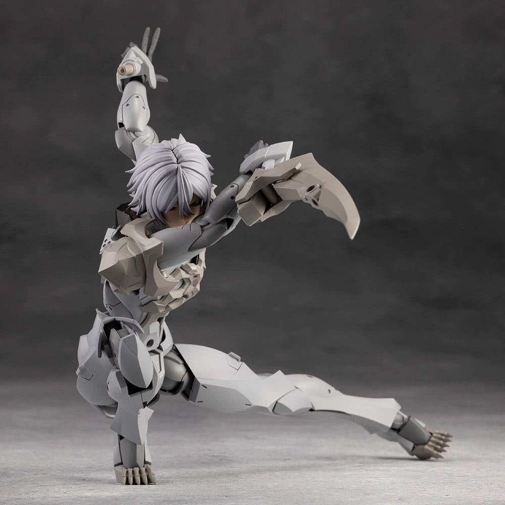 Megalomaria Unlimited Universe Maqueta Plastic Model Kit Zirconia 18 cm