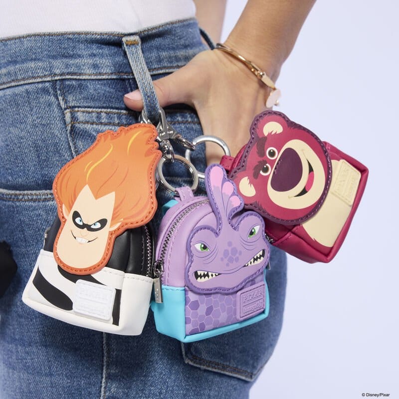 Disney Pixar Rivals by Loungefly encantos del bolso Mystery Box Expositor (15)