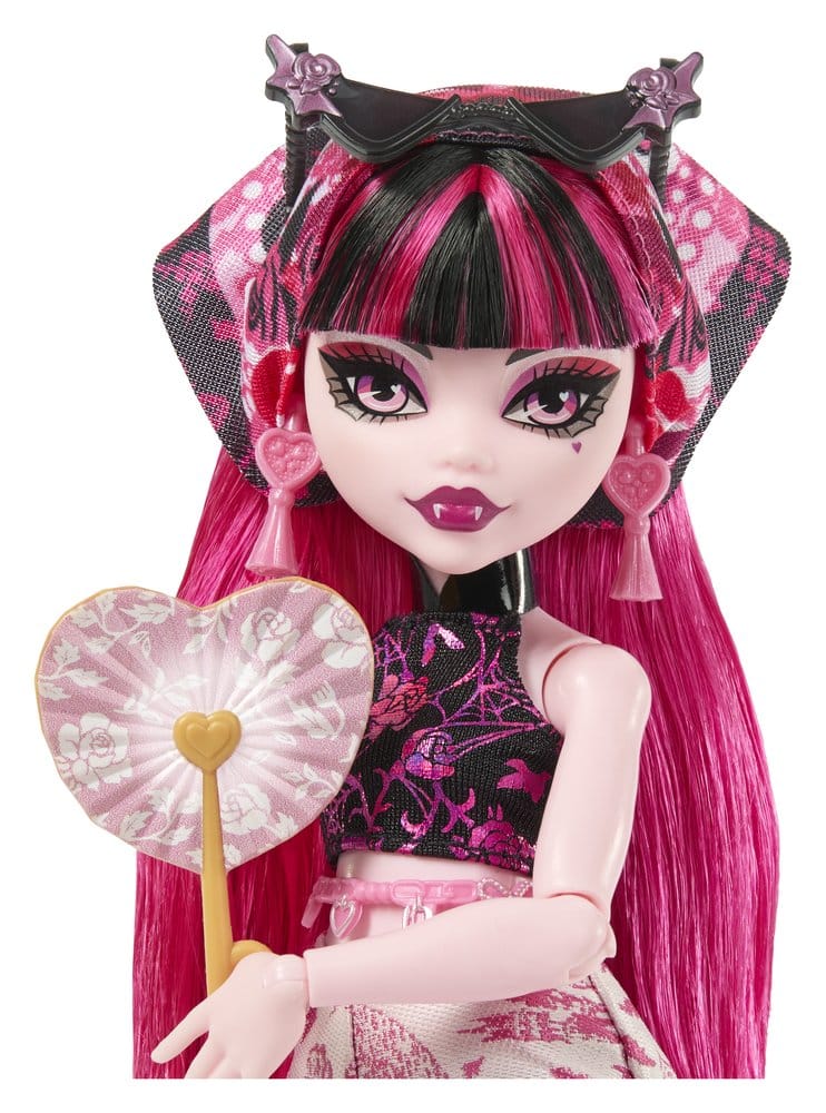 Monster High Skulltimate Secrets Muñeca  Destination: Gore-geous Oasis - Draculaura