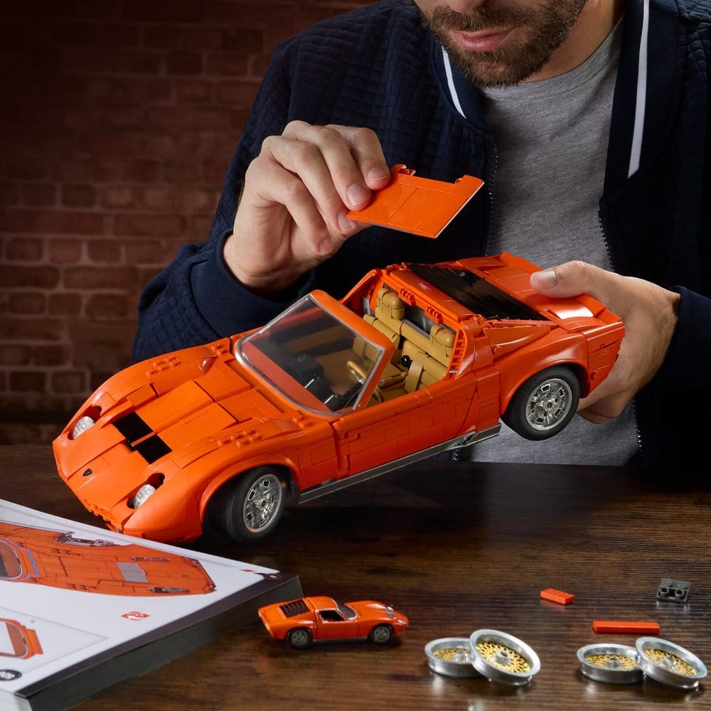 Hot Wheels Premium Mattel Brick Shop Kit de Construcción 1/12 Lamborghini Miura P400 SV