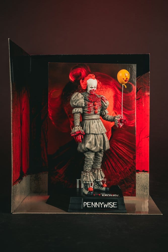 MOVIE MANIACS 6INCH POSED WELCOME TO DERRY WV2 PENNYWISE BLOODY