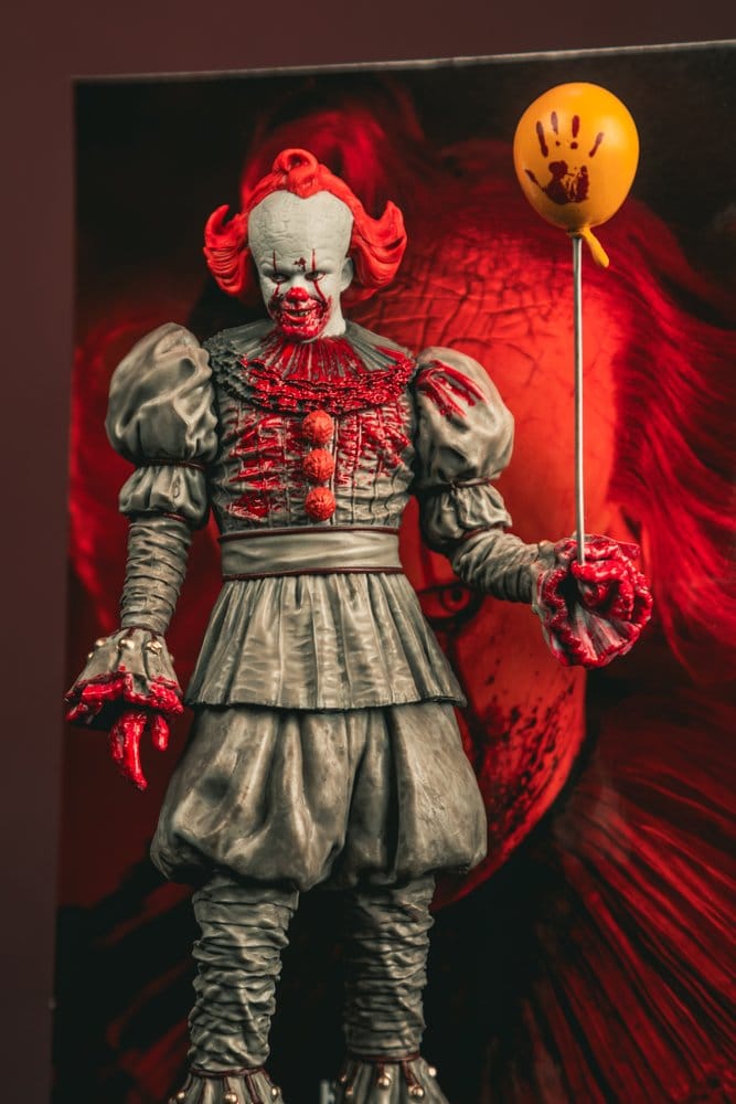 MOVIE MANIACS 6INCH POSED WELCOME TO DERRY WV2 PENNYWISE BLOODY