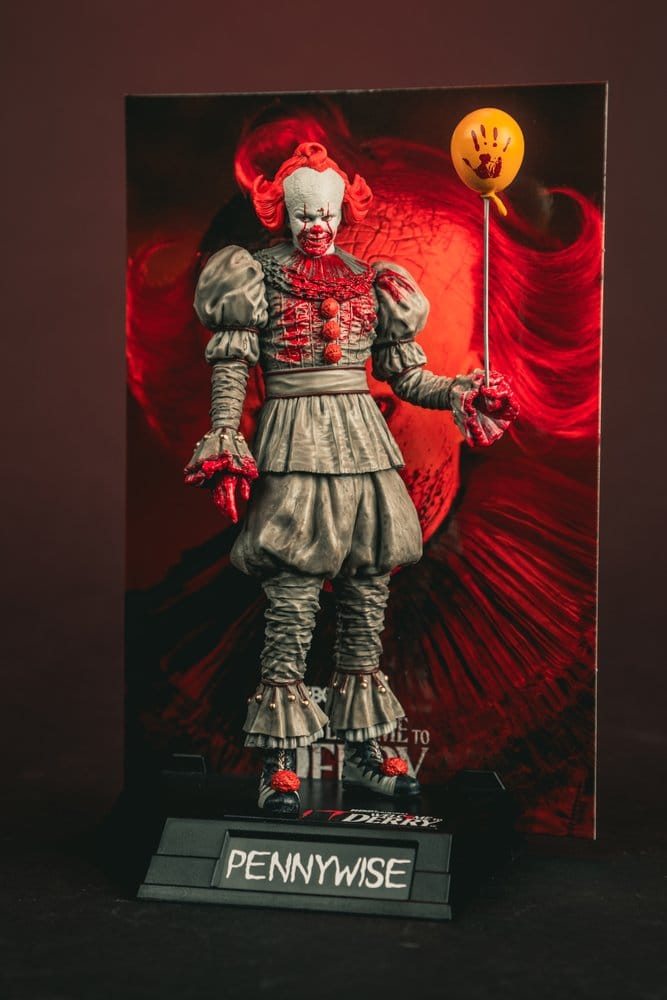 MOVIE MANIACS 6INCH POSED WELCOME TO DERRY WV2 PENNYWISE BLOODY
