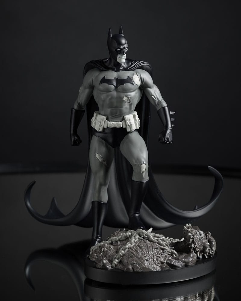 DC Direct Estatua 1/10 Batman by Bjorn Barends (Black White) 18 cm