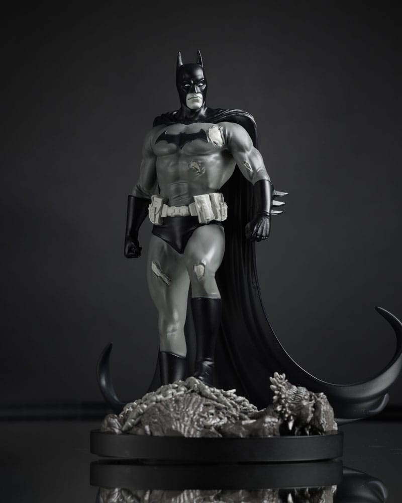 DC Direct Estatua 1/10 Batman by Bjorn Barends (Black White) 18 cm