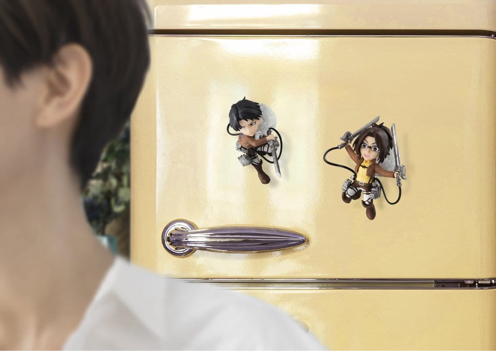 Attack on Titan Tobimas Figuras Mini Pack de 6 (with gift)