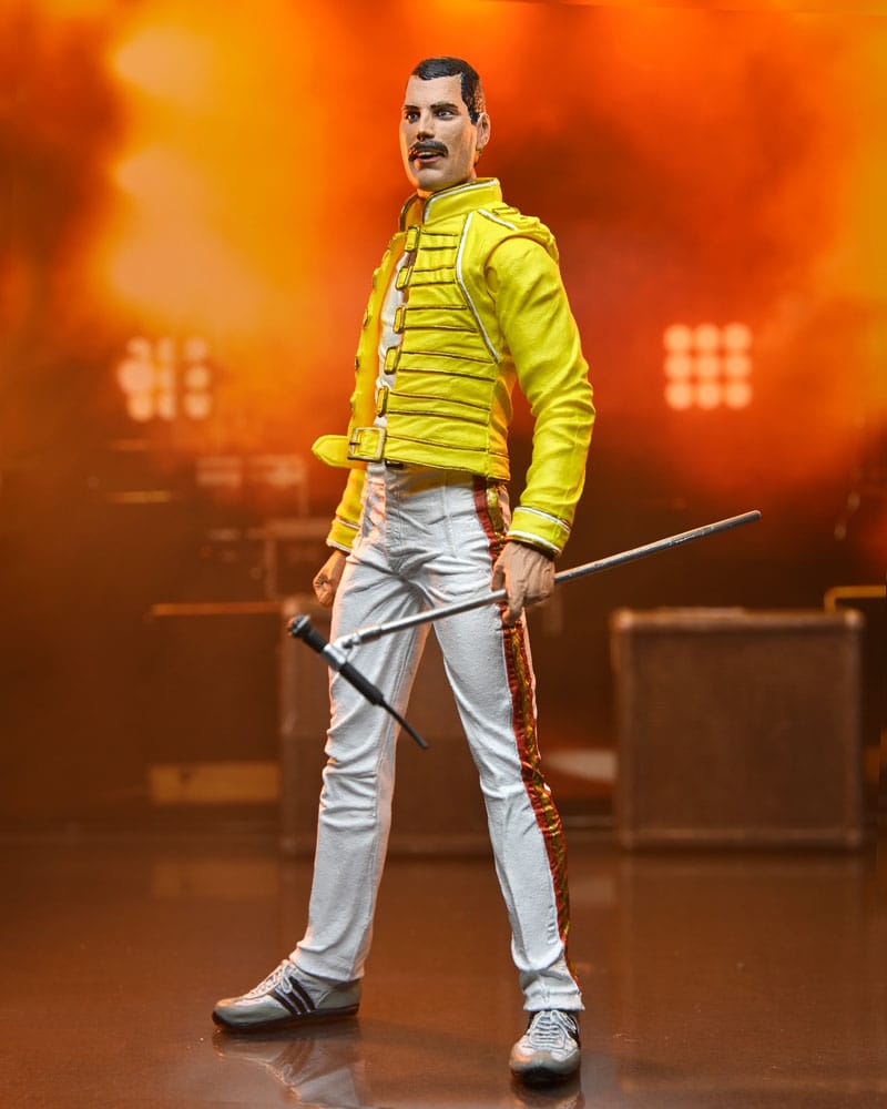 Freddie Mercury Figura Freddie Mercury (Yellow Jacket) 18 cm