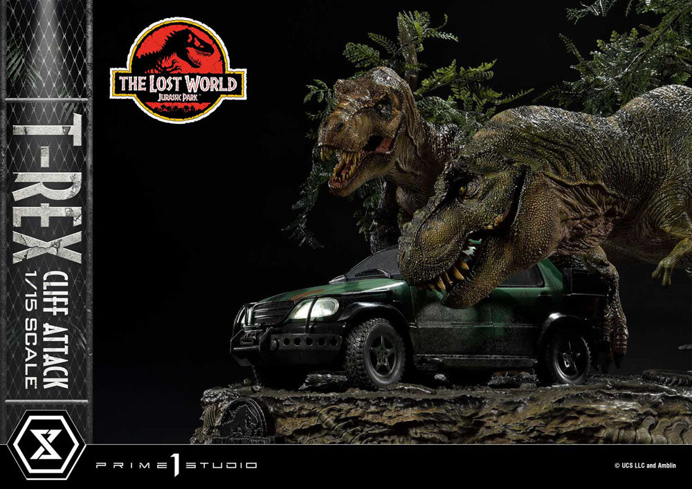 Jurassic World: The Lost World Estatua 1/15 T-Rex Cliff Attack 53 cm