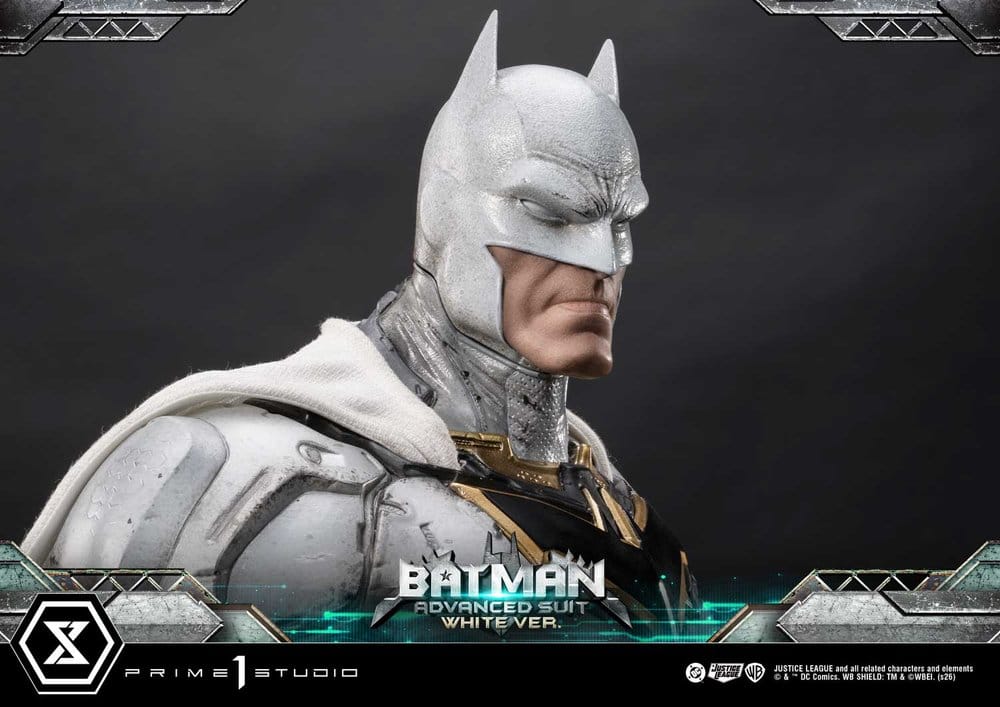 DC Comics Ultimate Museum Masterline Estatua Batman Advanced Suit White Version (Design By Josh Nizzi) 51 cm