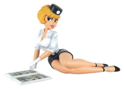 Natacha Resin Estatua Pause Lecture 15 cm