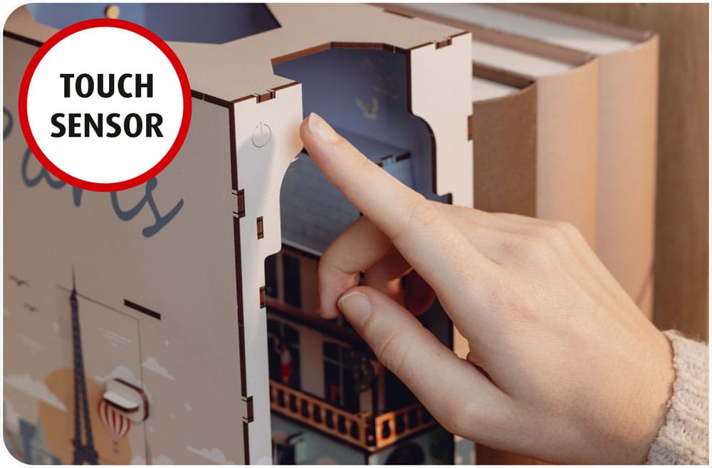 Paris Maqueta Book Nook Tiny Adventures 23 cm