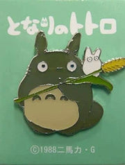 Mi vecino Totoro Pin Big Totoro with Wheat ear