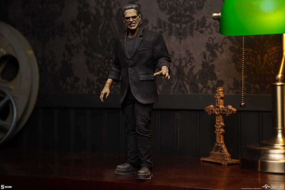 Universal Monsters Figura 1/6 Frankenstein (Deluxe Edition) 33 cm